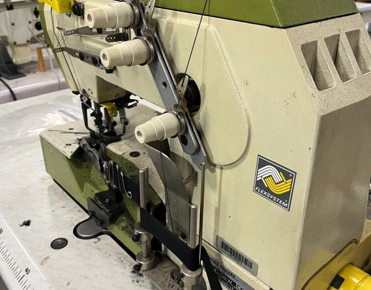 - INDUSTRIAL SEWING MACHINES